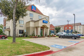 Studio 6-Dallas, TX, Dallas